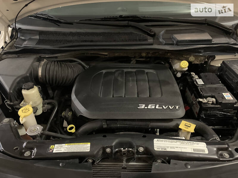 Мінівен Volkswagen Routan 2010 в Полтаві