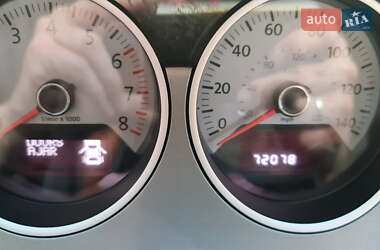 Мінівен Volkswagen Routan 2012 в 
