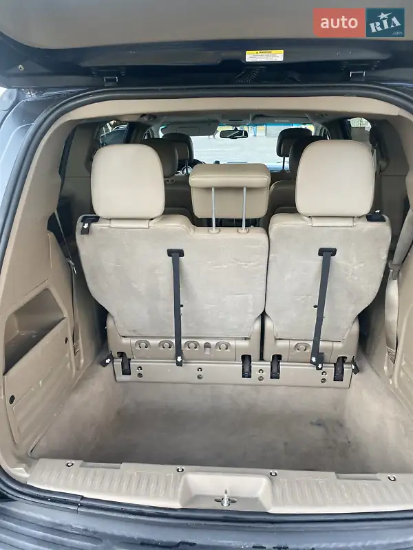 Volkswagen Routan 2011 VIN 2C4RVABG8CR136220 фото оголошення 9 з 56