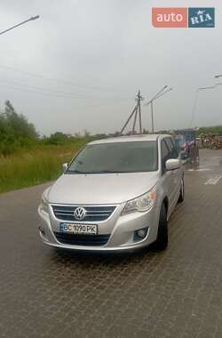 Мінівен Volkswagen Routan 2010 в Львові