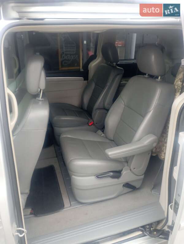 Минивэн Volkswagen Routan 2010 в Львове фото 10 Минивэн Volkswagen Routan 2010 в Львове