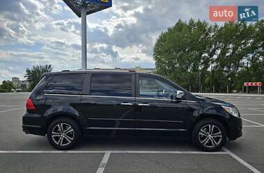 Минивэн Volkswagen Routan 2013 в 