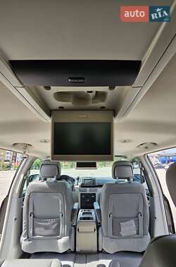 Минивэн Volkswagen Routan 2013 в 