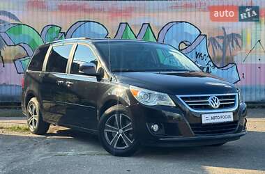 Мінівен Volkswagen Routan 2013 в Києві