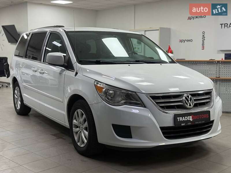 Volkswagen Routan 2013