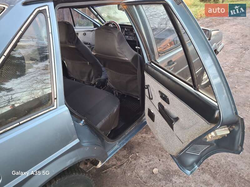 Седан Volkswagen Santana 1984 в Иваничах