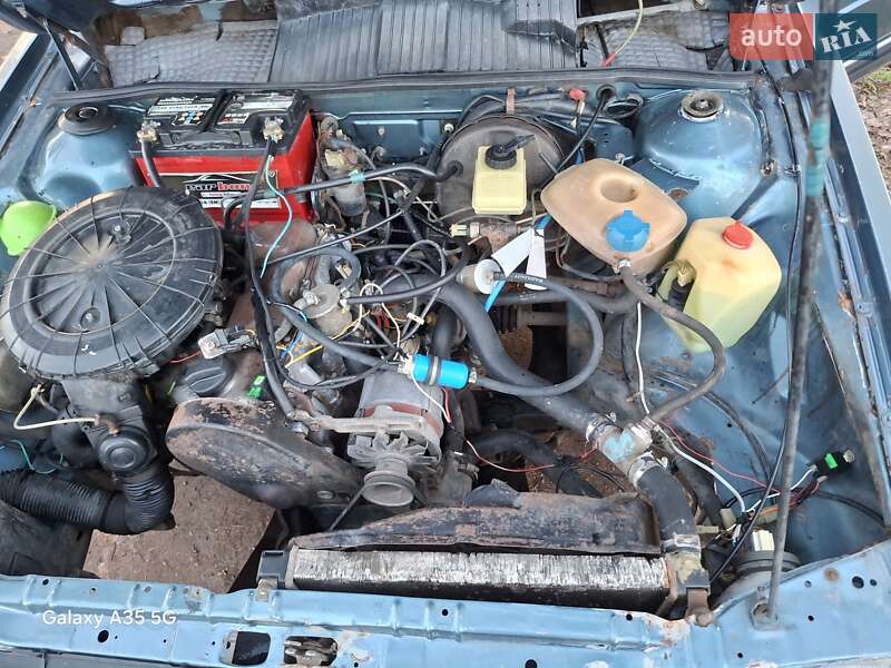 Седан Volkswagen Santana 1984 в Иваничах