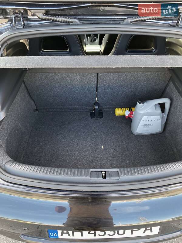 Хэтчбек Volkswagen Scirocco 2010 в Остроге