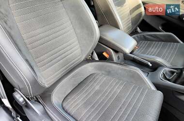 Хетчбек Volkswagen Scirocco 2011 в 