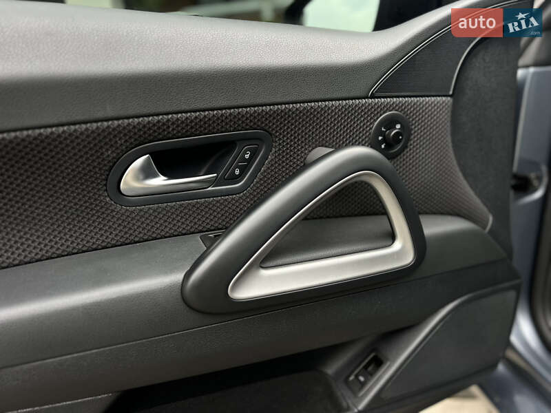 Хэтчбек Volkswagen Scirocco 2009 в Стрые