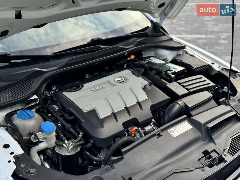 Хетчбек Volkswagen Scirocco 2010 в Ужгороді