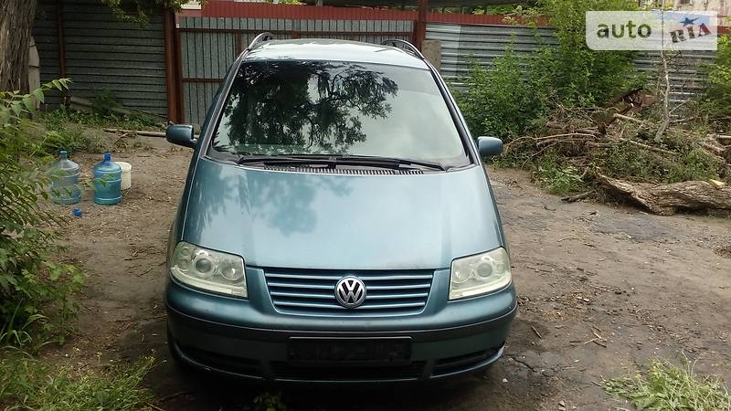 Минивэн Volkswagen Sharan 2003 в Макеевке