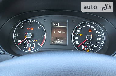 Минивэн Volkswagen Sharan 2013 в 