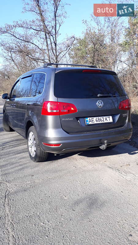 Минивэн Volkswagen Sharan 2012 в Каменском