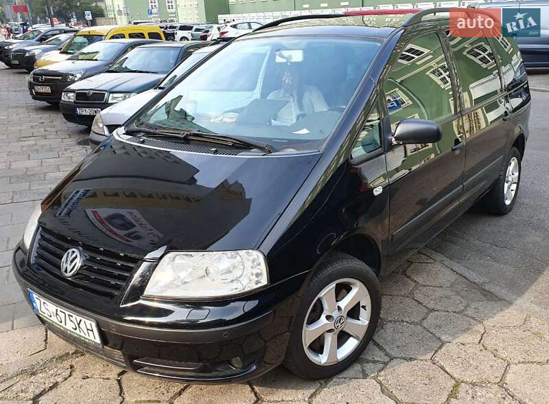 Минивэн Volkswagen Sharan 2001 в Киеве