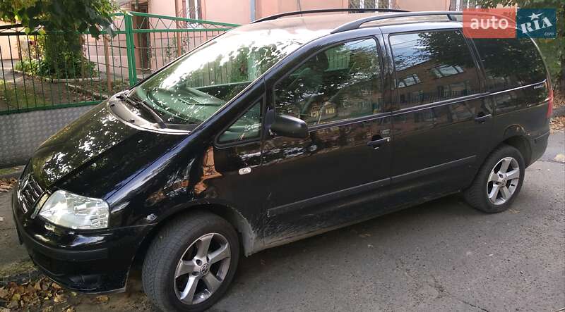 Минивэн Volkswagen Sharan 2001 в Киеве