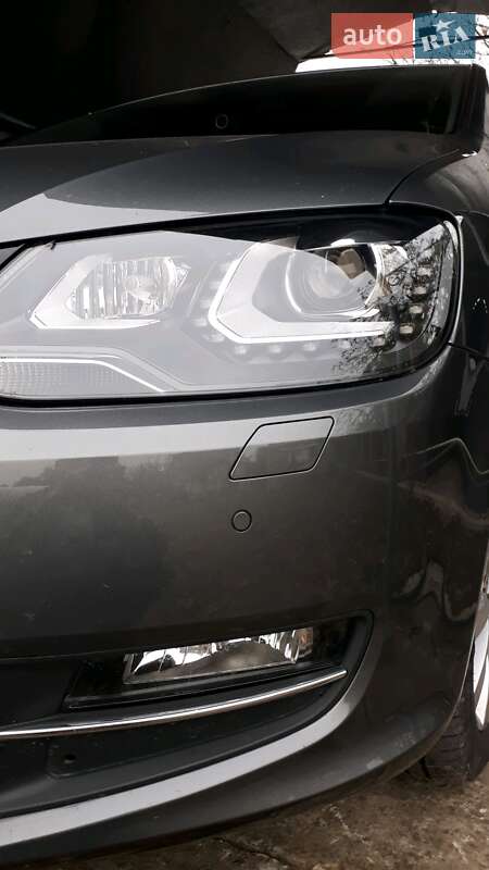 Минивэн Volkswagen Sharan 2012 в Каменском