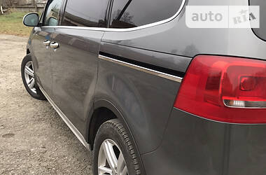 Минивэн Volkswagen Sharan 2012 в 