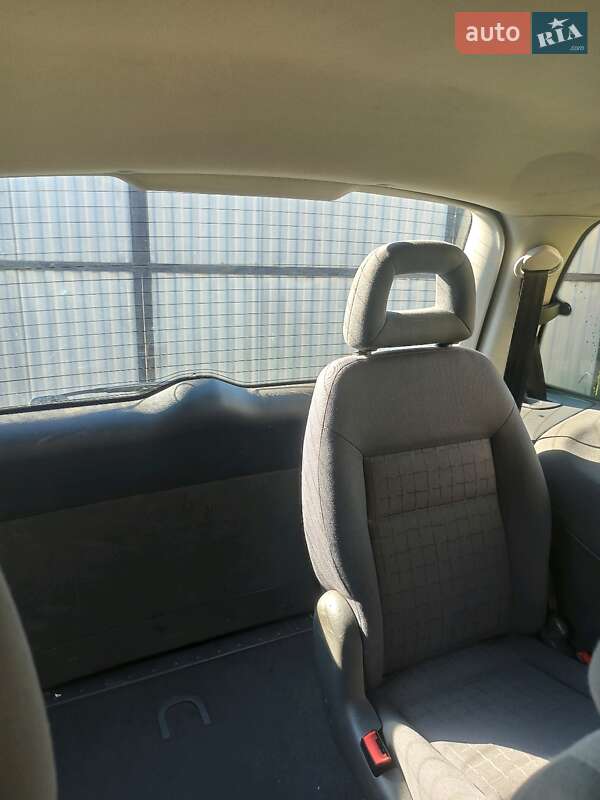 Минивэн Volkswagen Sharan 2002 в Хусте