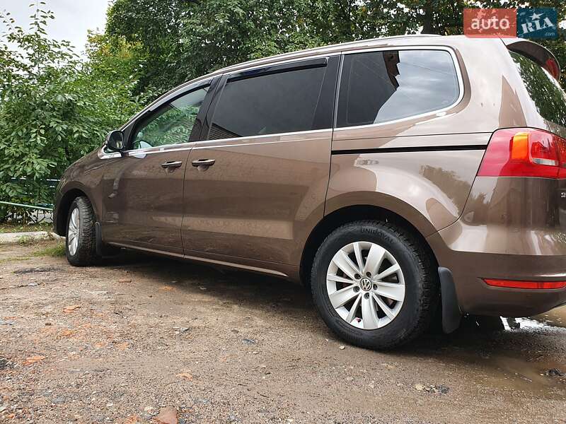 Минивэн Volkswagen Sharan 2011 в Гайсине