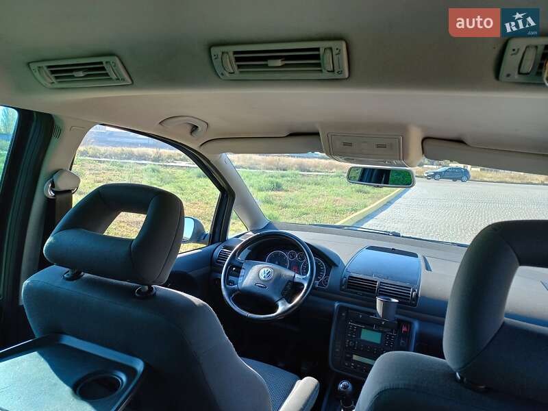 Минивэн Volkswagen Sharan 2005 в Трускавце