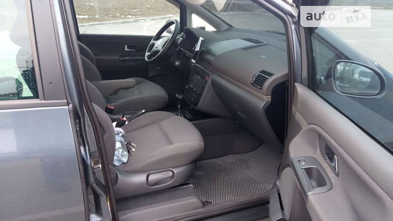 Минивэн Volkswagen Sharan 2007 в Боярке
