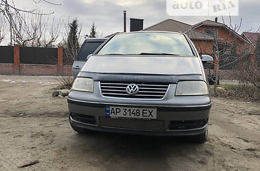 Минивэн Volkswagen Sharan 2004 в Мелитополе