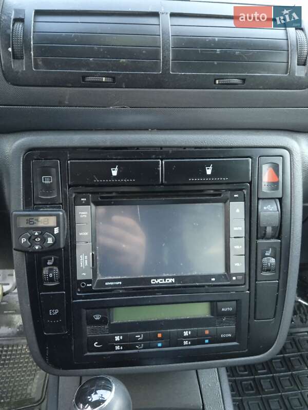 Минивэн Volkswagen Sharan 2002 в Черновцах