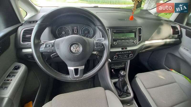 Минивэн Volkswagen Sharan 2011 в Ровно