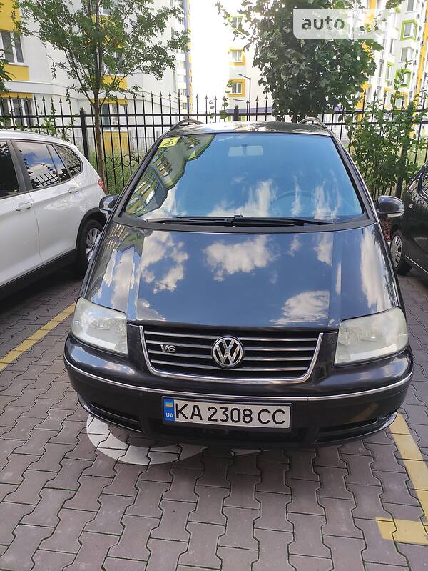 Минивэн Volkswagen Sharan 2005 в Киеве