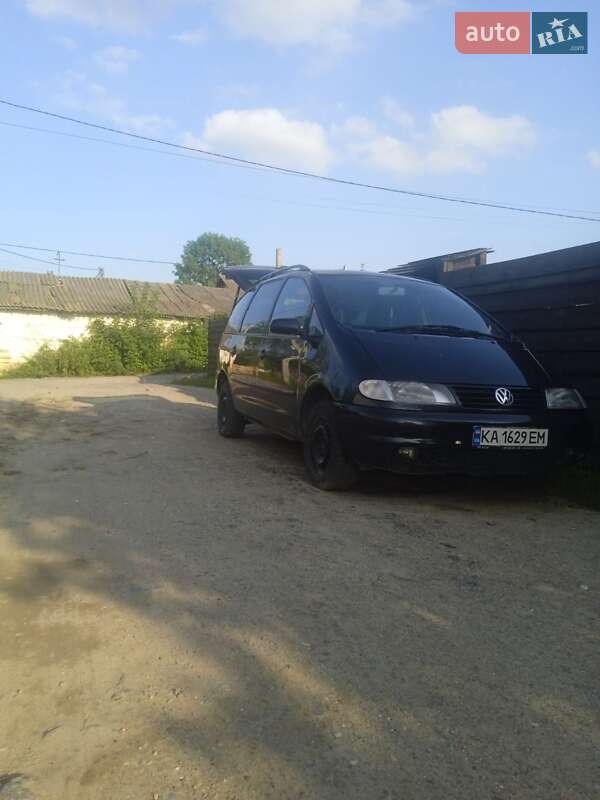 Минивэн Volkswagen Sharan 1999 в Тростянце