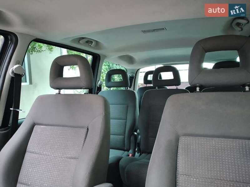 Минивэн Volkswagen Sharan 2003 в Болграде