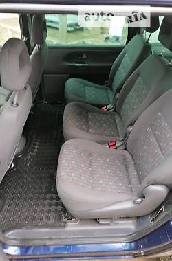 Минивэн Volkswagen Sharan 2003 в Березному