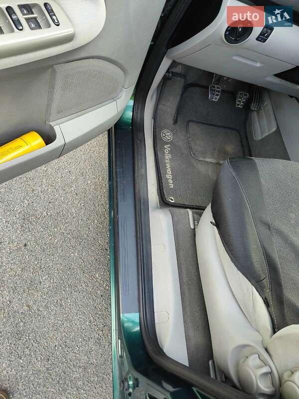 Минивэн Volkswagen Sharan 2001 в Чернигове