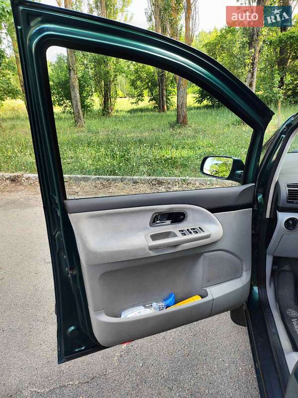 Минивэн Volkswagen Sharan 2001 в Чернигове
