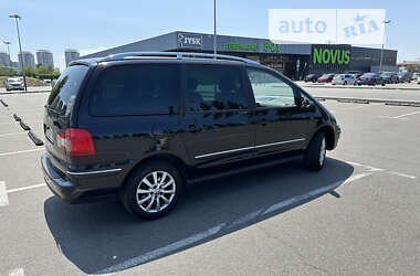 Минивэн Volkswagen Sharan 2007 в Киеве