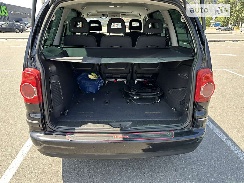 Минивэн Volkswagen Sharan 2007 в Киеве