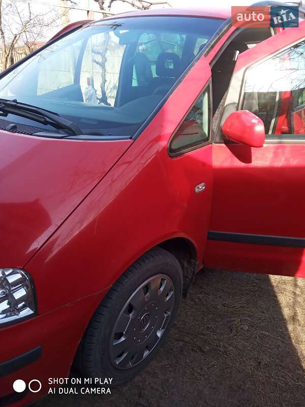 Минивэн Volkswagen Sharan 2003 в Чугуеве