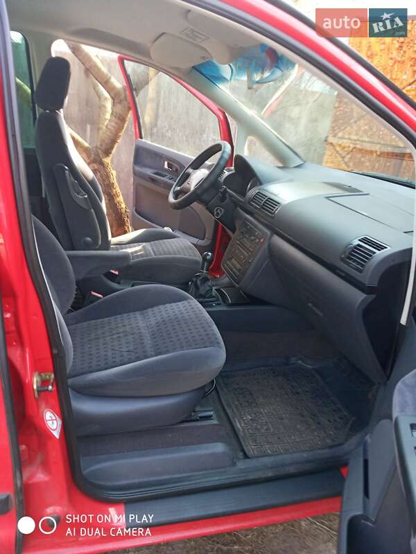 Минивэн Volkswagen Sharan 2003 в Чугуеве
