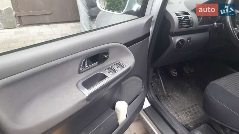 Минивэн Volkswagen Sharan 2009 в Сокале