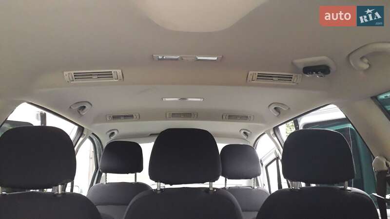 Минивэн Volkswagen Sharan 2009 в Сокале