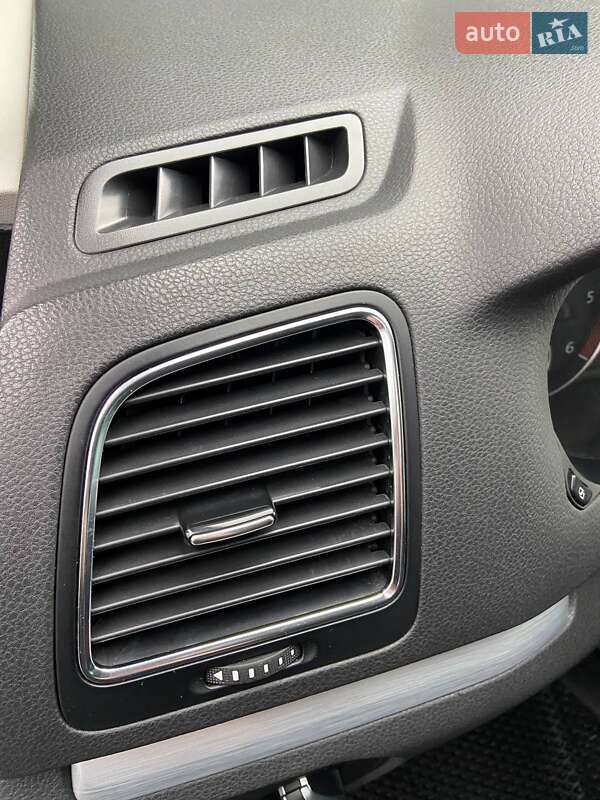 Минивэн Volkswagen Sharan 2011 в Дубно