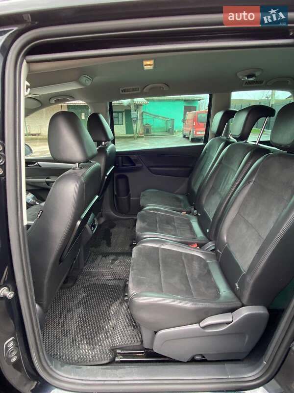 Минивэн Volkswagen Sharan 2011 в Дубно
