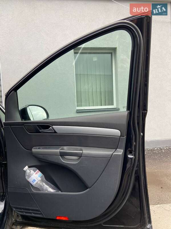 Минивэн Volkswagen Sharan 2011 в Дубно