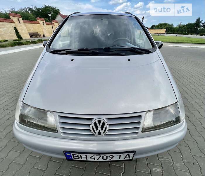 Минивэн Volkswagen Sharan 1996 в Измаиле