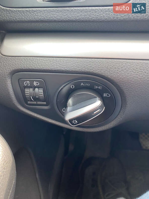 Мінівен Volkswagen Sharan 2011 в Шостці