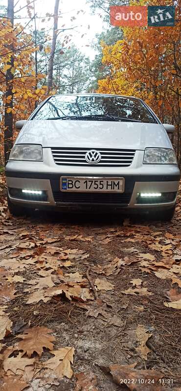 Універсал Volkswagen Sharan 2000 в Рівному