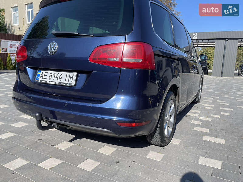 Минивэн Volkswagen Sharan 2011 в Каменском