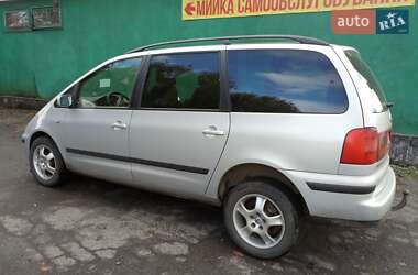 Минивэн Volkswagen Sharan 2001 в Костополе