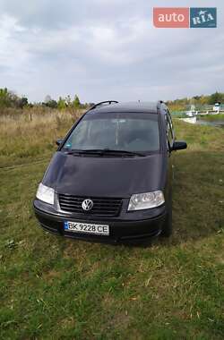 Минивэн Volkswagen Sharan 2003 в Дубно
